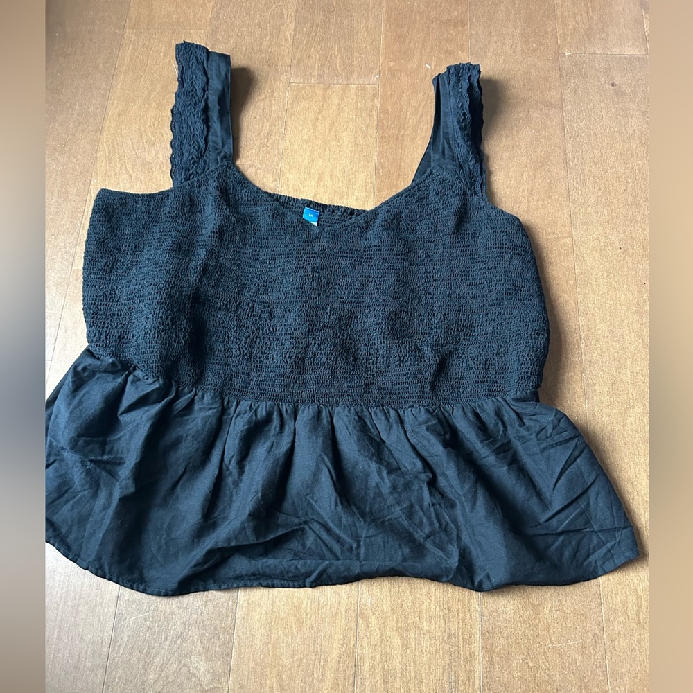 Old Navy Black Smocked V Neck Lace Accent Sleeveless Women's Blouse 3X Long Crop